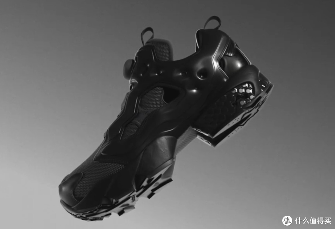 Reebok联名Juun.J发布2021春夏系列最新跑鞋！
