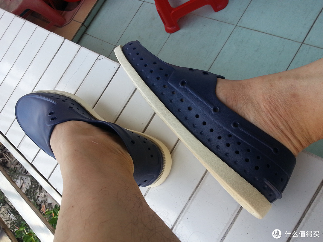 Native Shoes 潮牌休闲洞洞鞋 2013年新款 Howard系列 暗蓝色