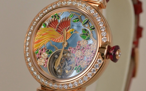 缤纷多彩 欣赏宝格丽LVCEA系列艺术花园腕表