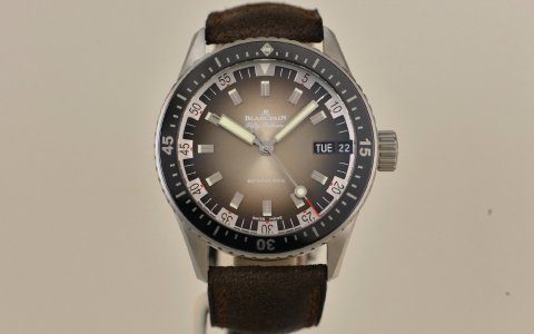 时代印记 实拍宝珀Blancpain五十噚系列深潜器Bathyscaphe 70年代日期及星期限量腕表