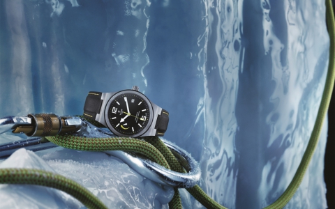 优良质量与卓越性能的传统 TUDOR North Flag为首批品牌配备自行研制机芯腕表