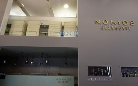 简约工业线条 Baselworld 2015 Nomos展馆一览