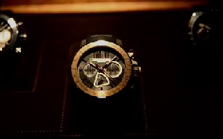 独特设计 蕾蒙威推出香槟城腕表