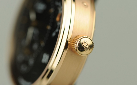 魅力无限 品鉴格拉苏蒂原创最新偏心月相腕表