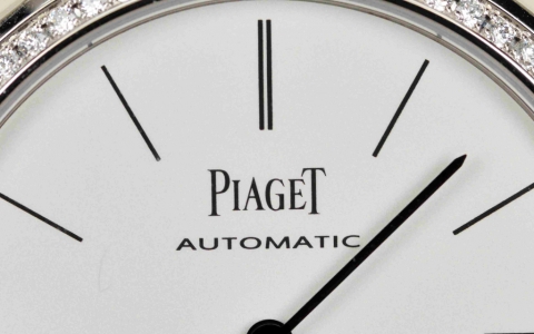 时尚都会风格的代表 Piaget Altiplano金质链带系列腕表