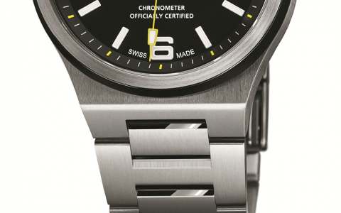 优良质量与卓越性能的传统 TUDOR North Flag为首批品牌配备自行研制机芯腕表