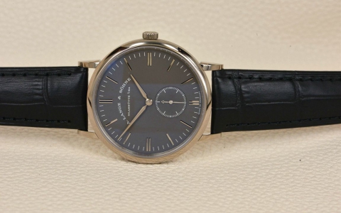 优雅气质 品鉴朗格Saxonia系列白金款腕表