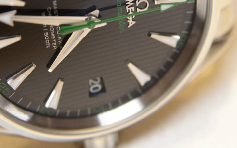 一抹绿色 欧米茄海马系列AQUA TERRA 150米腕表实拍