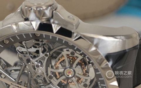 复杂机械 品鉴罗杰杜彼Excalibur系列白金镂空双飞行陀飞轮腕表