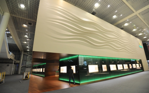 金皇冠绿字体 探访2016 BaselWorld劳力士展馆