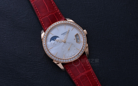 诗情画意 绝代风华 帕玛强尼上海店内现货在售通达系列1950月相腕表