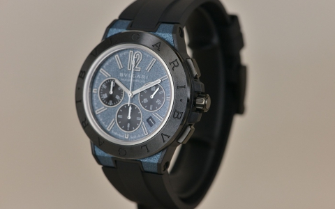 融合高科技材质 宝格丽Diagono Magnesium系列腕表实拍