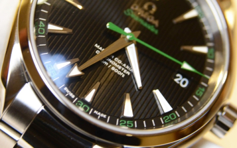 一抹绿色 欧米茄海马系列AQUA TERRA 150米腕表实拍